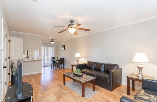 Kernersville House | Cute and Cozy 2 bedroom Townhouse!