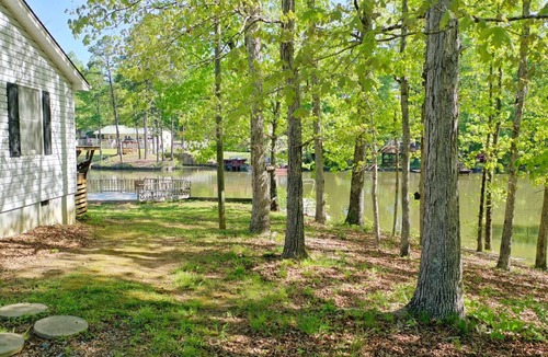 Southmont House | Cute and Cozy High Rock Lake Get-A-Way!