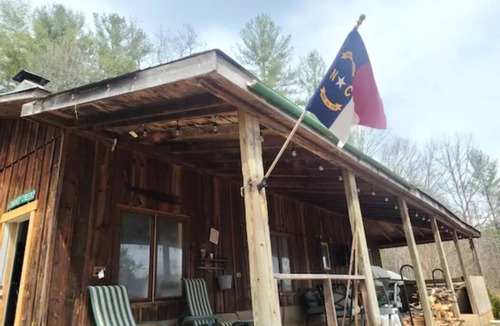Morganton Cabin | Cute cabin next to Pisgah National Forest; Hot tub Wi-Fi