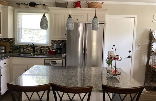 Granite Falls Cottage | Cute Cherry St. Cottage