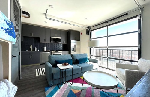 Academy Square Condo | Cute Condo + Rooftop, 5 min to Broadway