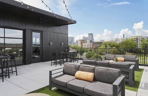 Academy Square Condo | Cute Condo + Rooftop, 5 min to Broadway