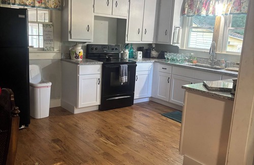 Clemmons Cottage | Cute cottage in a rural setting