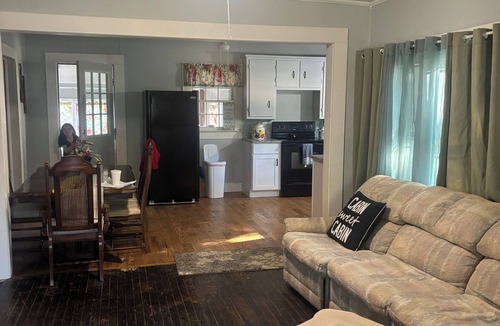 Clemmons Cottage | Cute cottage in a rural setting
