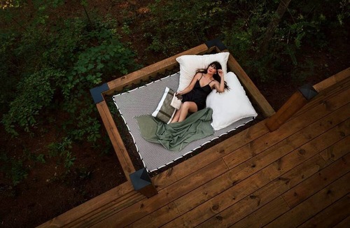 Guntersville Cabin | Cute Elevated Tiny House with Private Hot Tub for Romantic Escapes in Alabama