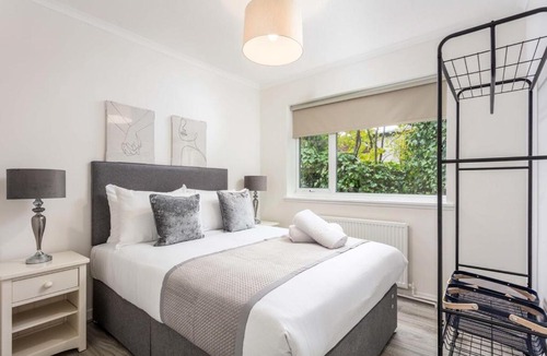 Prestwick Apartment | Cuthbert House - Donnini Apartments