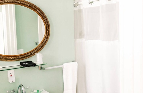 Edenton Bed & Breakfast | Cutlass Room - Captain's Quarters Inn, Downtown Historic Edenton