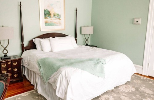 Edenton Bed & Breakfast | Cutlass Room - Captain's Quarters Inn, Downtown Historic Edenton