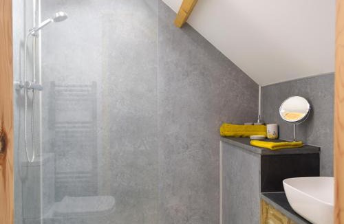 Llanboidy House | Cwm Hyfryd