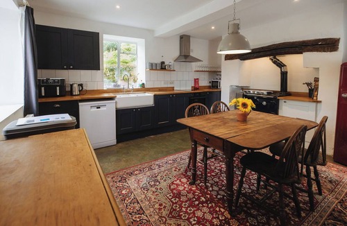 Froncysyllte Cottage | Cwmalis Hall