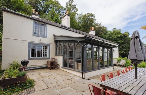 Froncysyllte Cottage | Cwmalis Hall