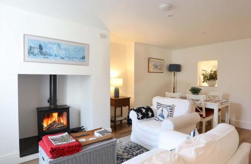 Dwyran House | Cwrt