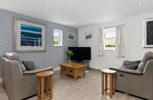 Laugharne House | Cwtch Forge Cottage