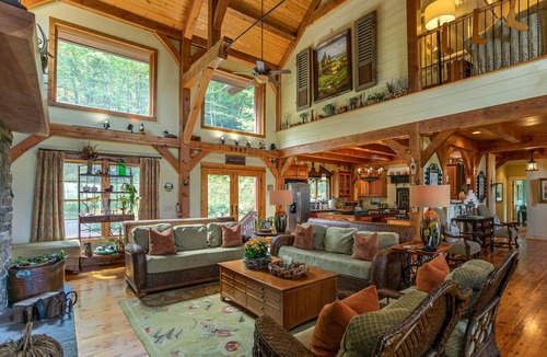 Banner Elk Cabin | D'Coys Nest- Secluded home on 4 acres, beautiful views, hot tub, fire pit
