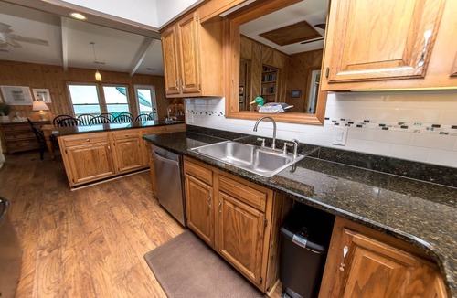 Duck House | D0272 Breakaway. Sanderling, Oceanfront, PETS OK, WiFi!
