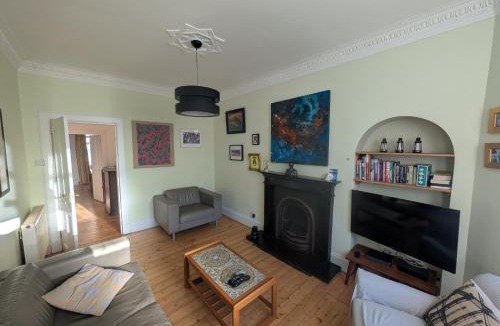 Partick Apartment | dajshshb
