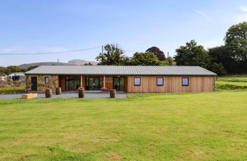 Ingleton House | Dale's Lodge