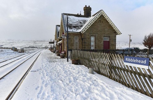 Fourstones Near Bentham Bed & Breakfast | Dalecote Barn Bed and Breakfast (Bunkroom)