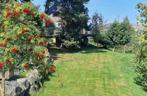 Blairgowrie Apartment | Dalnoid Cottages & Treehouses Nr Glenshee