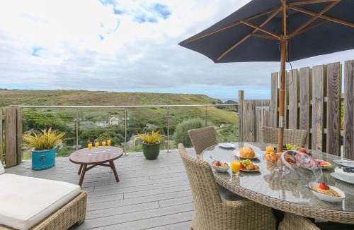 Mullion House | Daphne