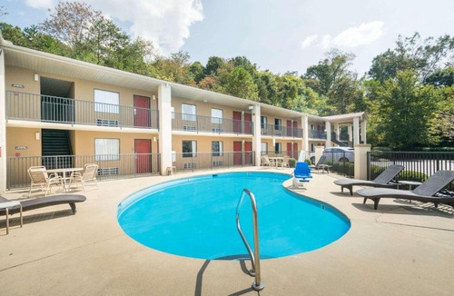 Woodfin Hotel | Days Inn by Wyndham Asheville Downtown North