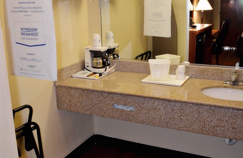 Jacksonville Hotel | Days Inn by Wyndham Jacksonville NC
