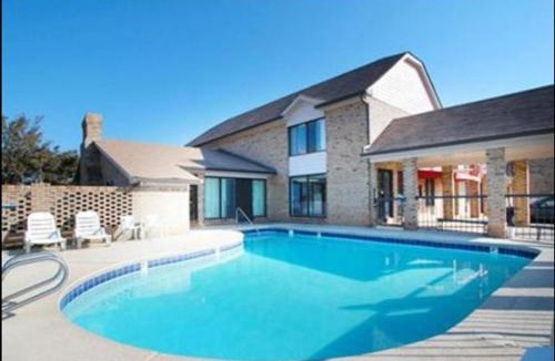 King Hotel | Days Inn by Wyndham King-Winston Salem Area
