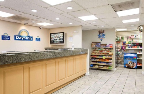 Norfolk Hotel | Days Inn by Wyndham Norfolk Airport