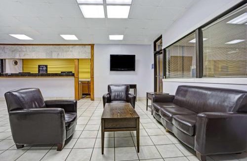 Norfolk Hotel | Days Inn by Wyndham Norfolk Military Circle