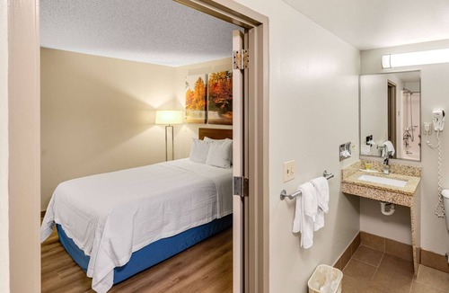 Morrisville Hotel | Days Inn by Wyndham Raleigh-Airport-Research Triangle Park