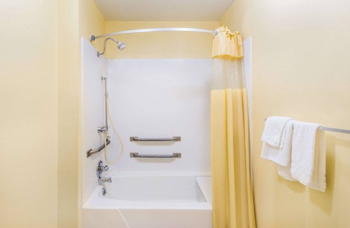 Statesville Hotel | Days Inn by Wyndham Statesville