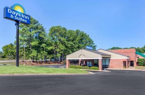 Rocky Mount Hotel | Days Inn & Suites by Wyndham Rocky Mount Golden East
