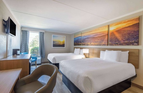 Westover Hotel | Days Inn & Suites by Wyndham Fort Bragg/Cross Creek Mall