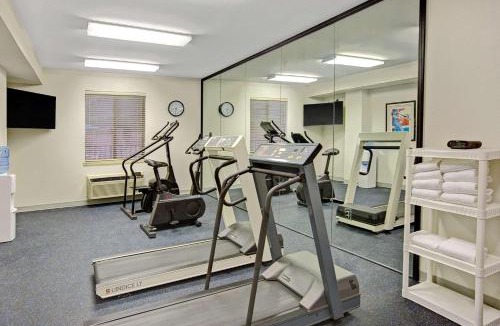 Hickory Hotel | Days Inn & Suites by Wyndham Hickory