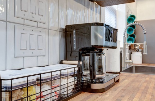 Winston - Salem House | Deacon Stays: The Cottage - Walk to WFU
