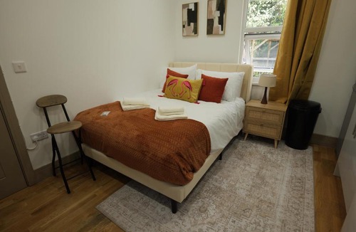 Woolwich Apartment | Deaf Property - Woolwich Elizabeth Line Studios