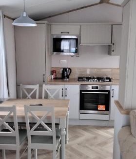 Selsey House | Debonair
