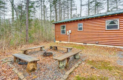Murphy House | Deck and Fire Pit Smoky Mountain Cabin Hideaway!