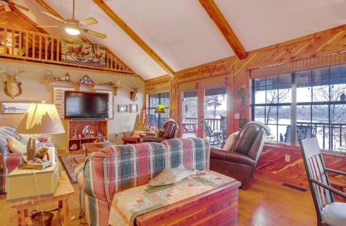 Greers Ferry House | Deck & Fire Pit: Waterfront Cabin in Greers Ferry!
