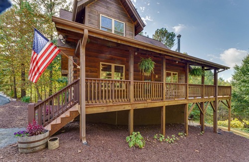 Bostic Cabin | Deck, Grill & Fire Pit: Blue Ridge Mountain Cabin!