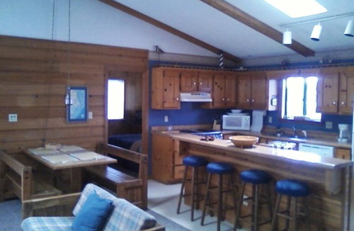 Salvo Cottage | DECK OCEAN VIEWS; HOT TUB, GREAT RATES ! n