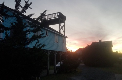 Salvo Cottage | DECK OCEAN VIEWS HOT TUB SHORT STROLL BEHIND HOUSE TO SERENE BEACH !