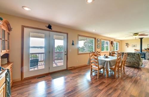 New Concord House | Deck & Water View: Cozy Kentucky Lake Getaway