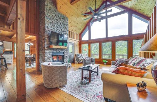 Waynesville House | Decks and Mountain Views Waynesville Getaway!