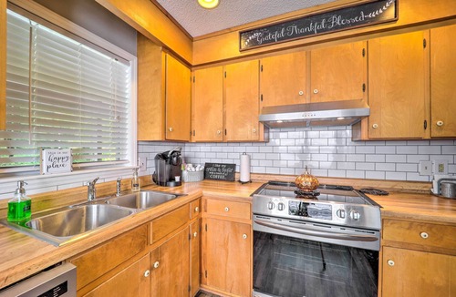 Deep Gap Cottage | Deep Gap Cottage w/Fire Pits - Hike & Ski!
