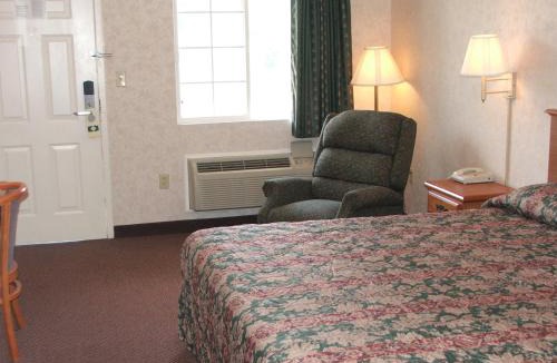 Greenbrier Hotel | Deerfield Inn