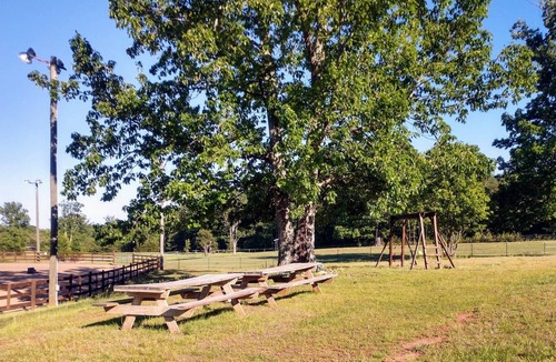 Reidsville Apartment | Delightful studio apartment located on Equestrian Estate.