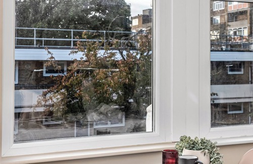 Peckham Apartment | Delightful Studio Suite with Modern Kitchenette