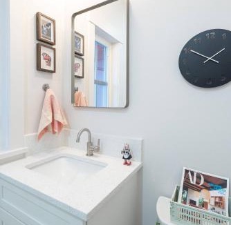Downtown House | DelightfulDesign~WalkToEats&Drinks~PvtBalcony~Pets