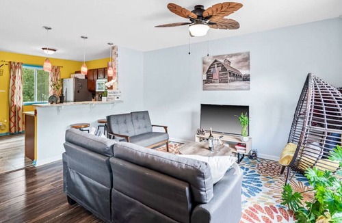 Northeast Raleigh House | Delightfully New The Oasis Paradise w/Pool